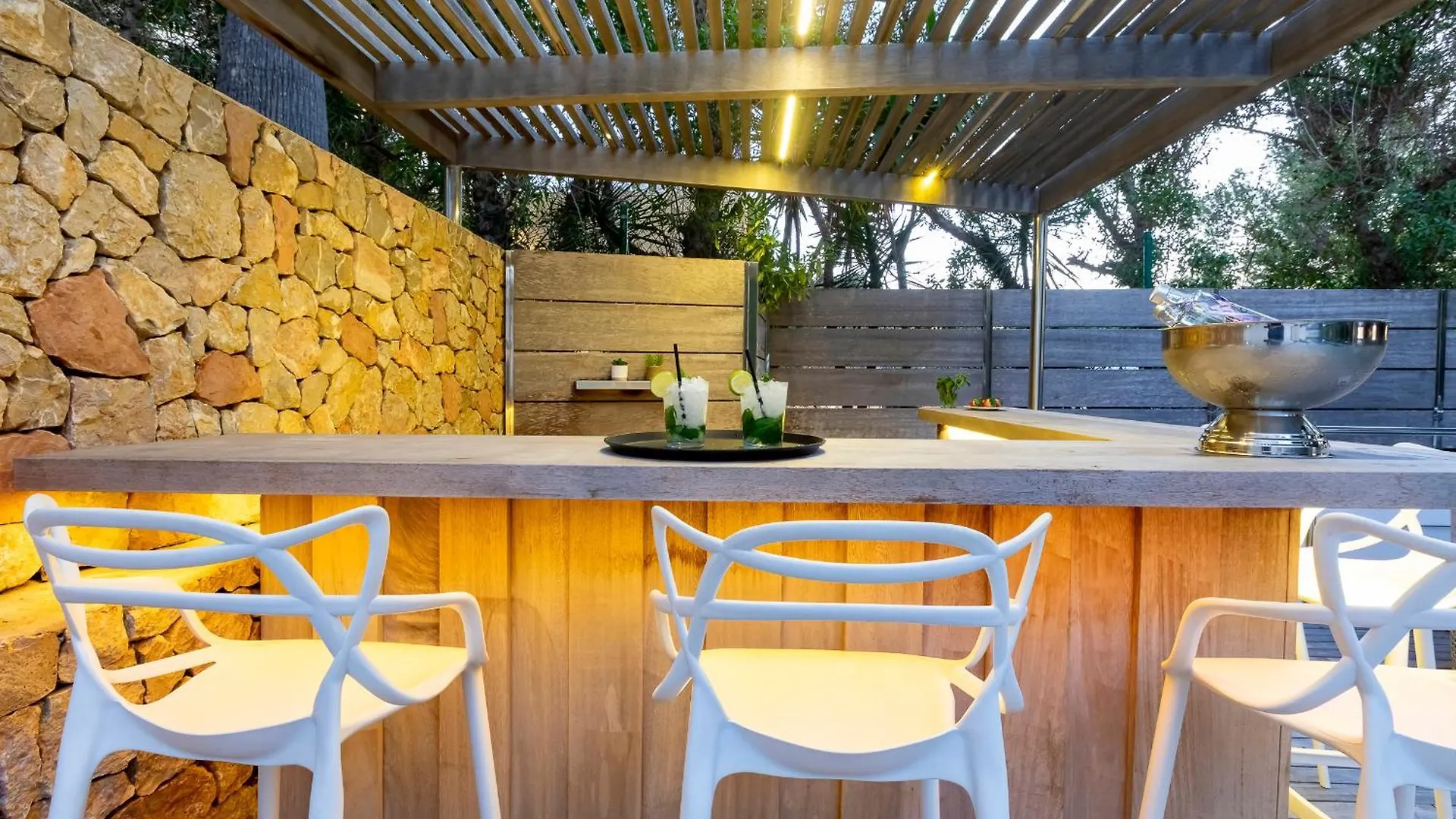Villa In Cala Salada Sleeps 14 Сан-Антонио-Абад