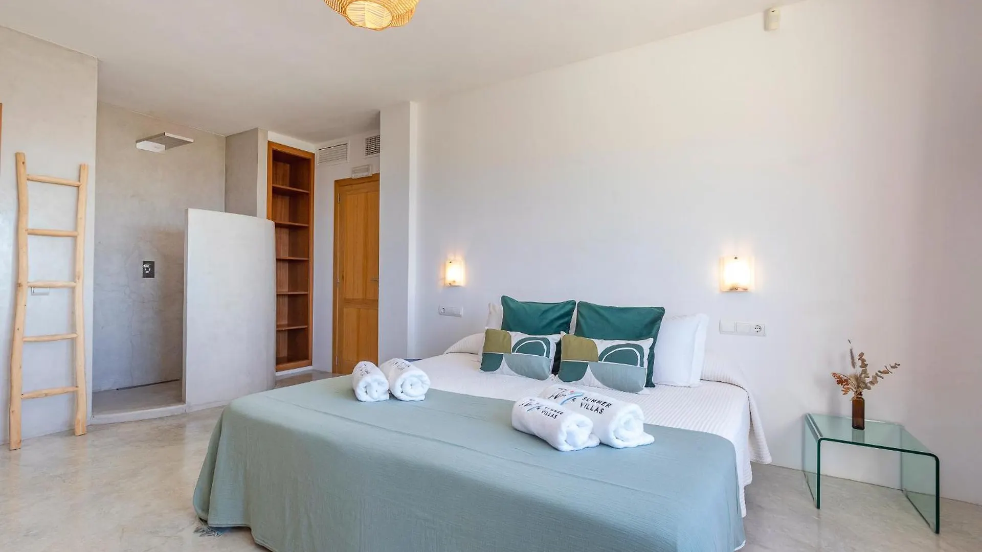 Villa In Cala Salada Sleeps 14 Сан-Антонио-Абад Испания