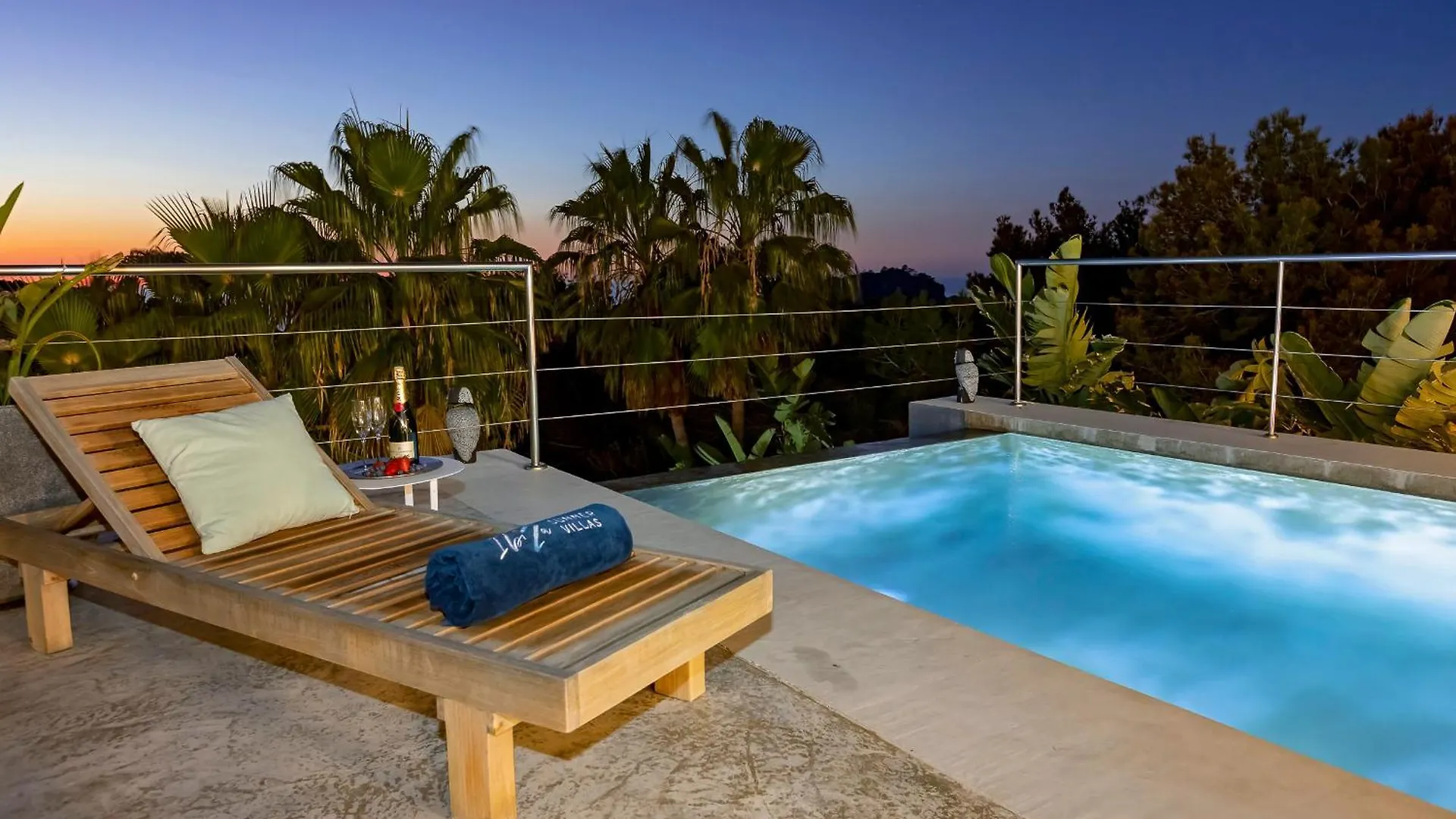 Villa In Cala Salada Sleeps 14 Сан-Антонио-Абад Испания