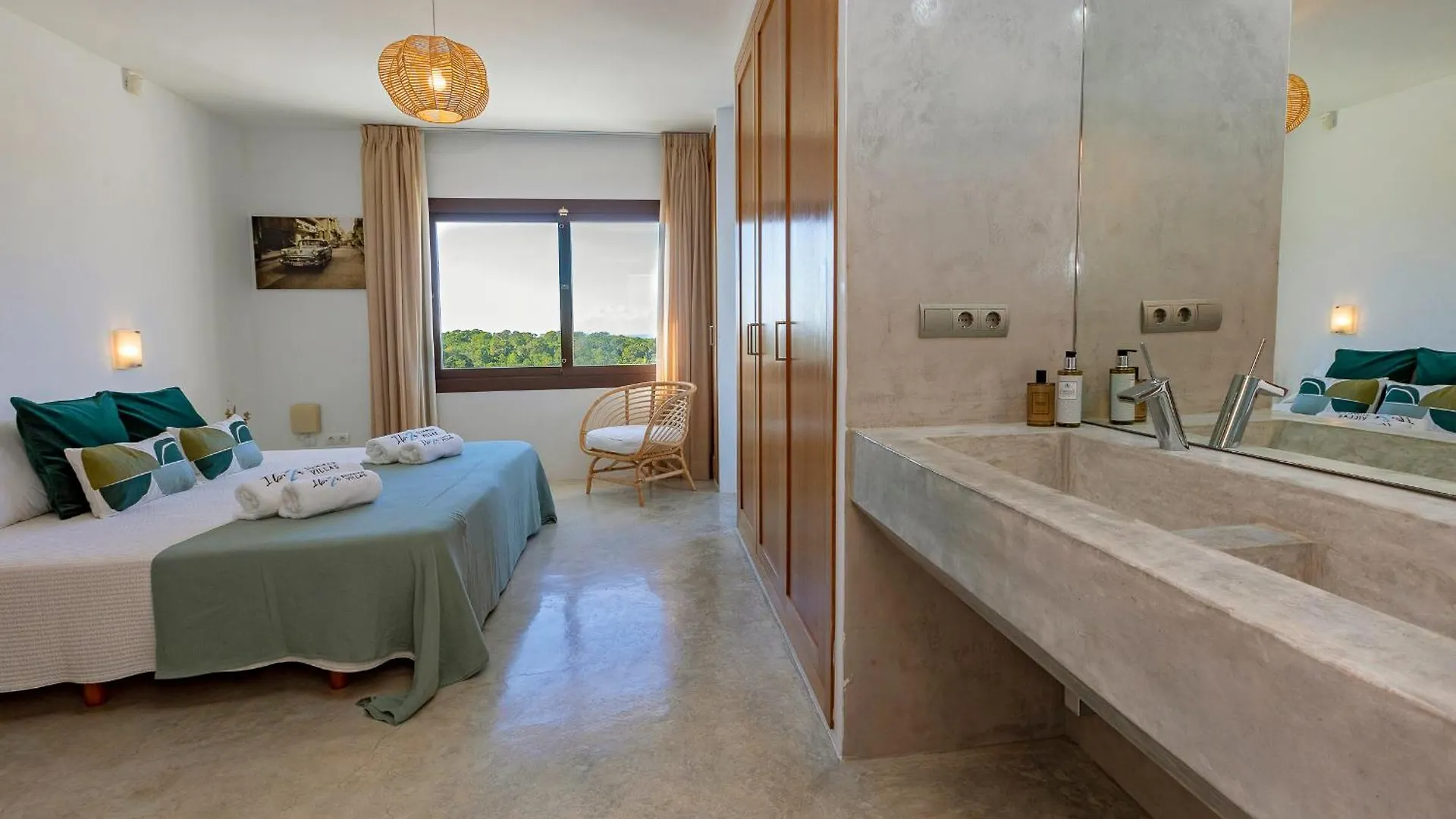 Villa In Cala Salada Sleeps 14 Сан-Антонио-Абад 0*,