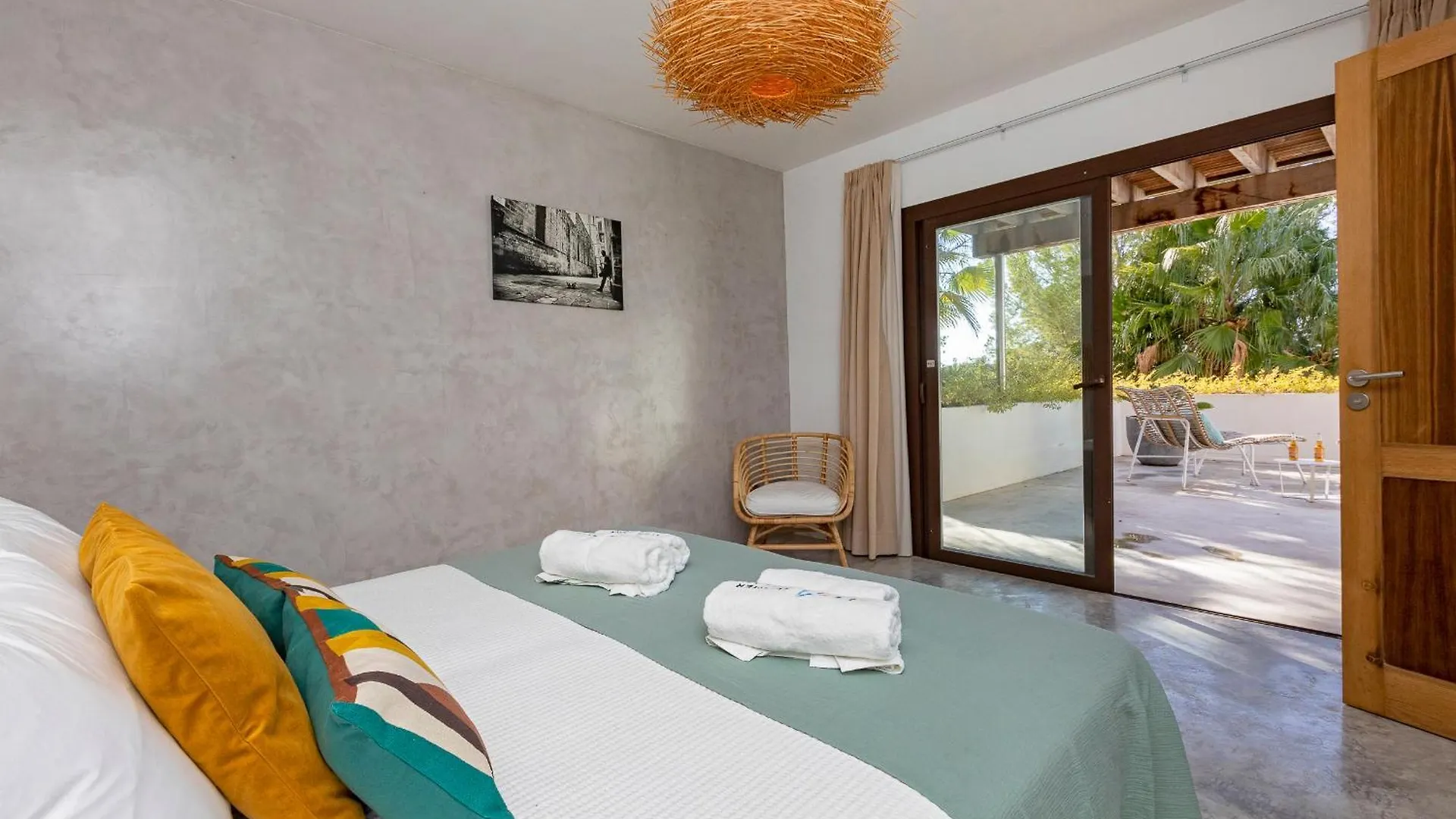 Villa In Cala Salada Sleeps 14 Сан-Антонио-Абад