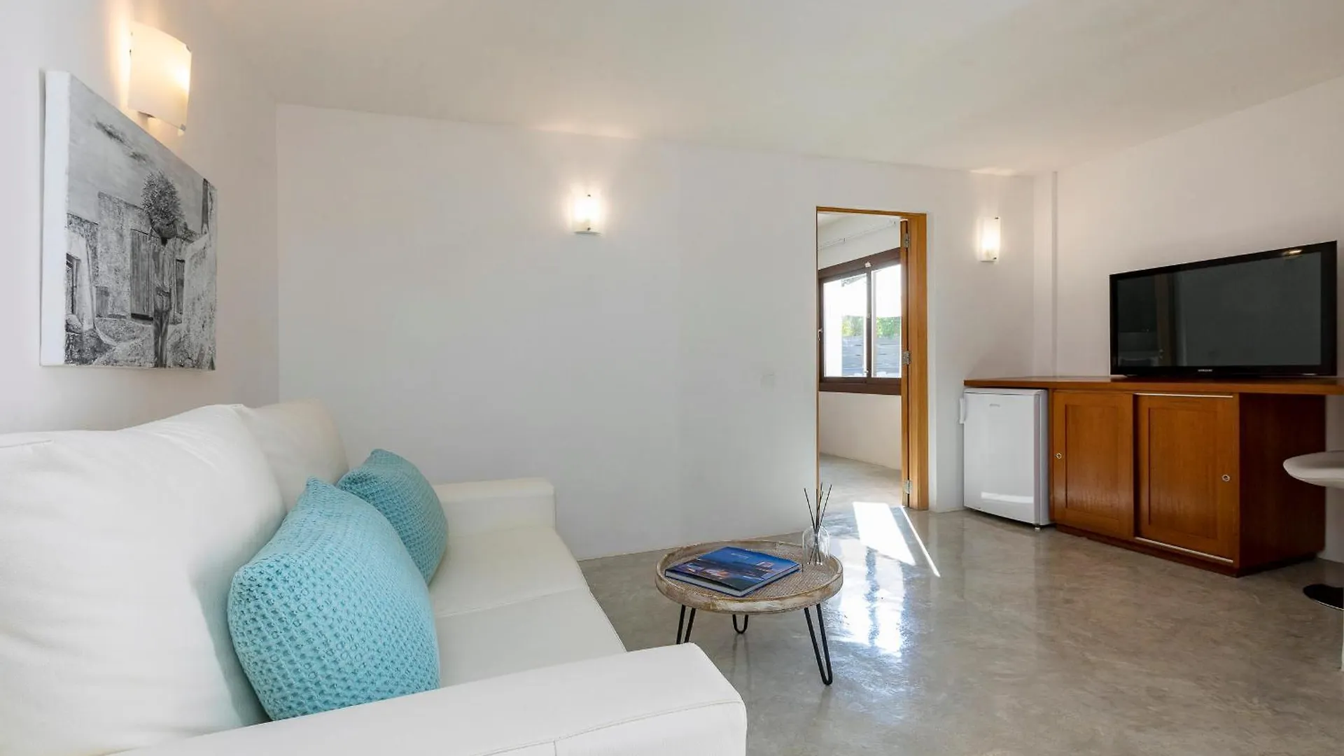 Villa In Cala Salada Sleeps 14 Сан-Антонио-Абад