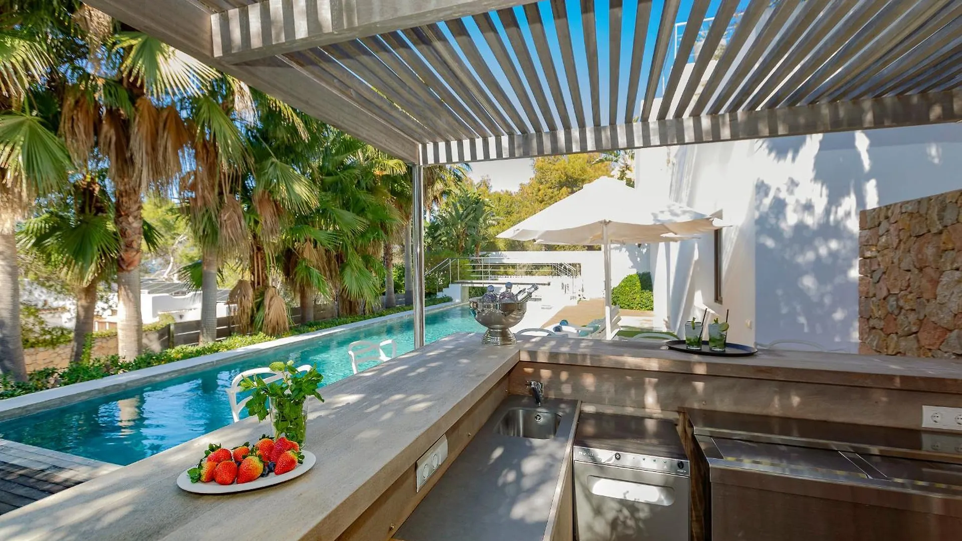 Villa In Cala Salada Sleeps 14 Sant Antoni de Portmany Espagne